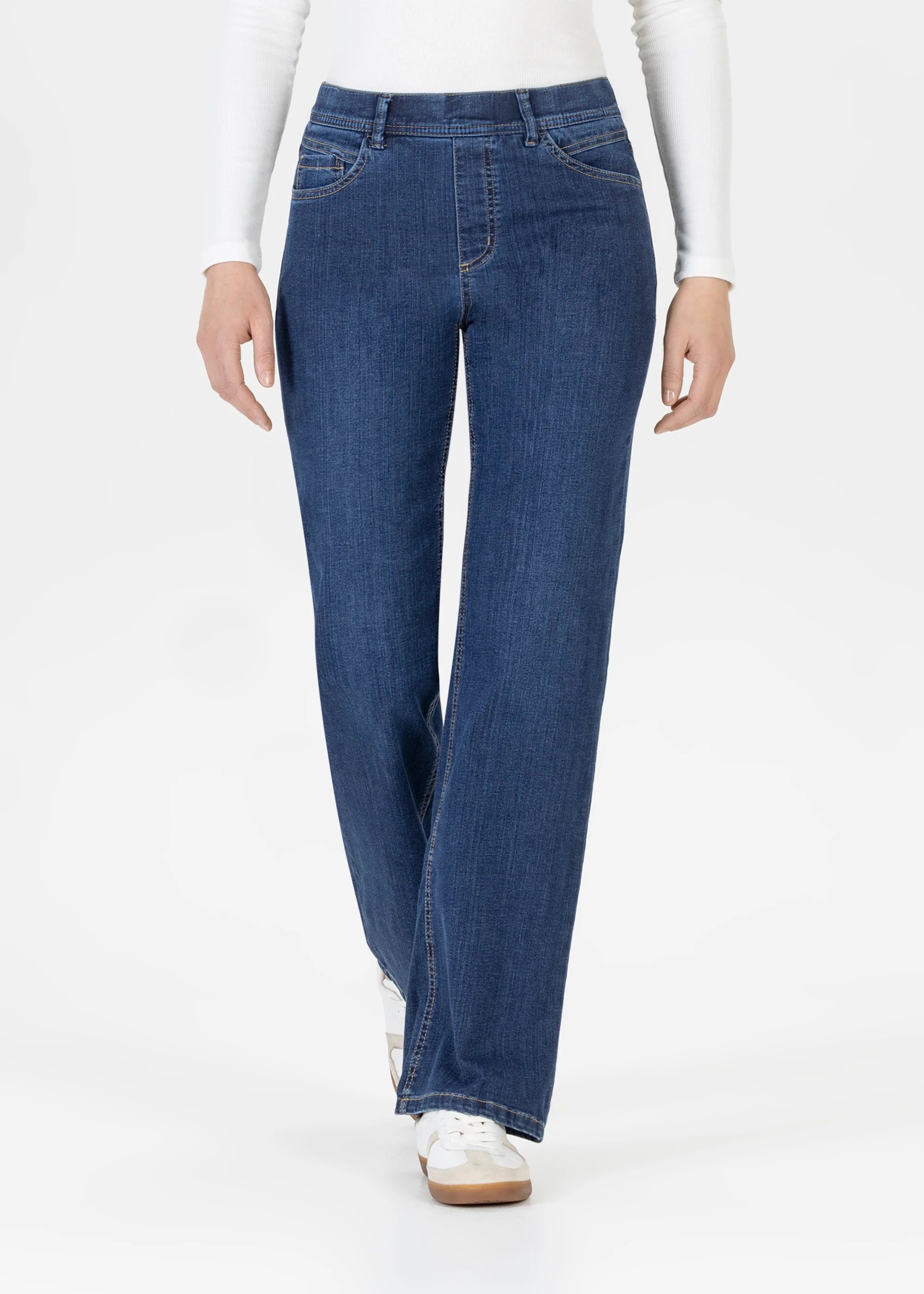 Stehmann Melli dark wash flared stretch jeans front view