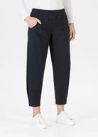 Stehmann black cropped stretch trousers with curved front pockets