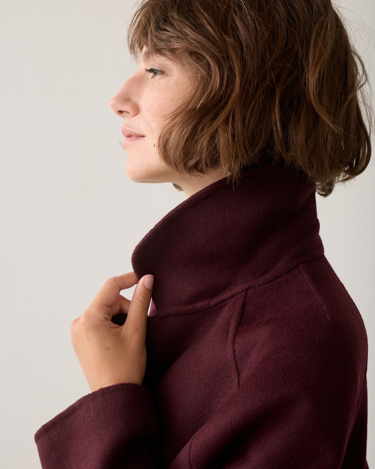 Summum burgundy wool blend coat collar detail