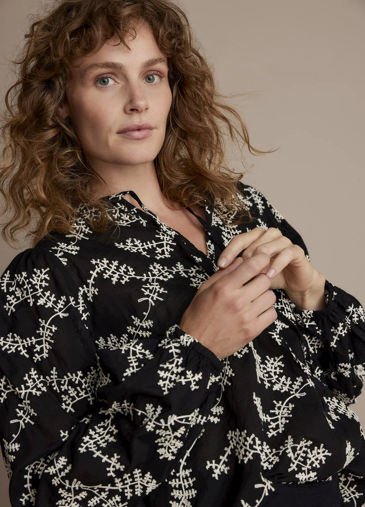 Summum Black/white Embroidered Floral Print Top