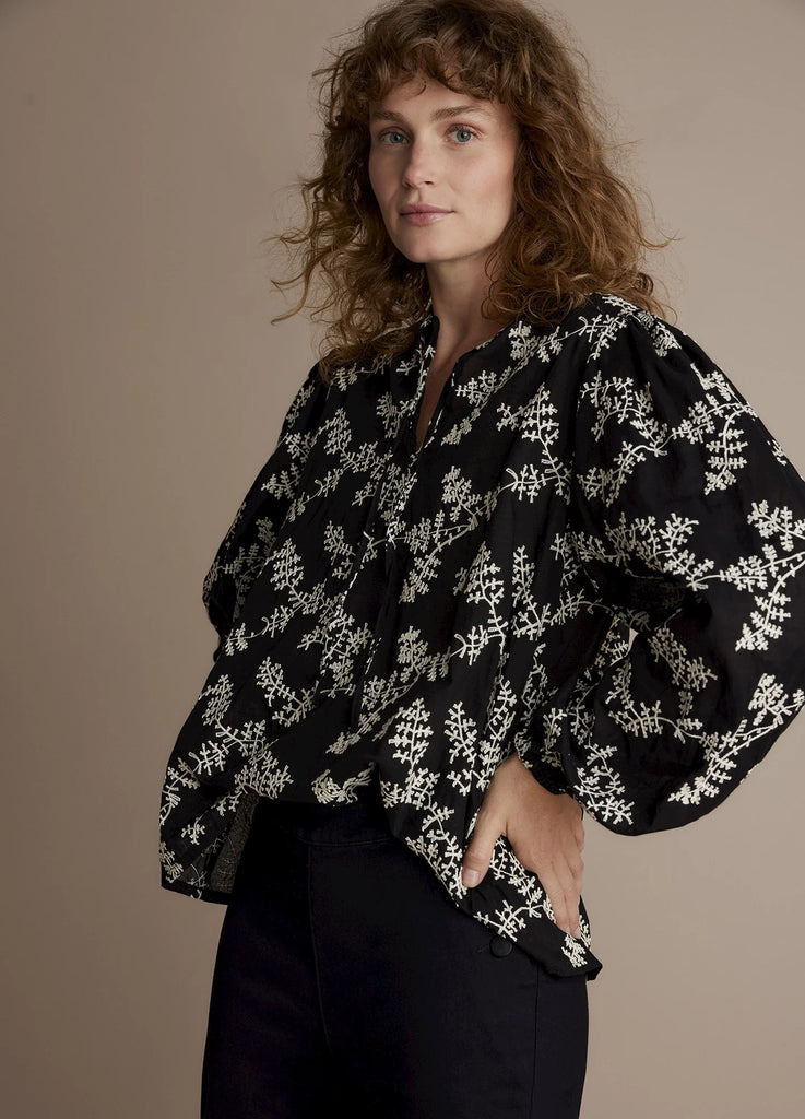 Summum Black/White Embroidered Floral Print Puff Sleeve Blouse