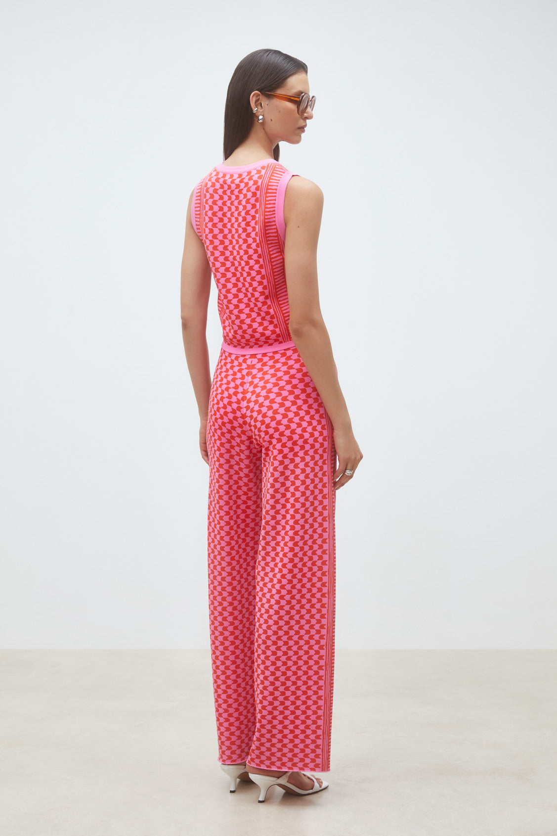 Suncoo Gablesi pink stretch knit vest geometric pattern back view