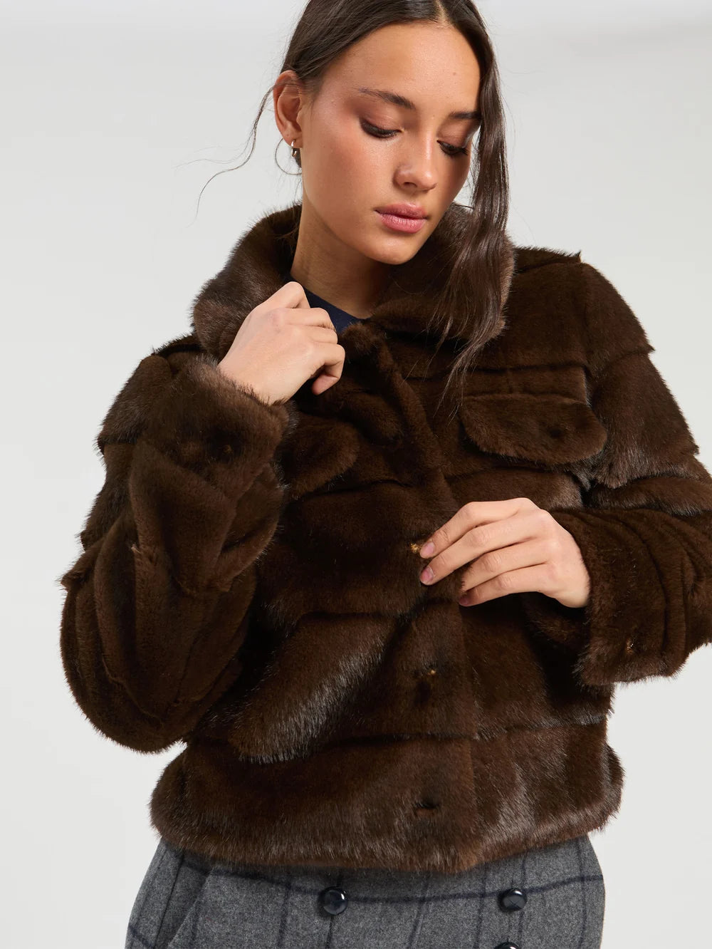 Vilagallo brown cropped faux fur collared jacket front view