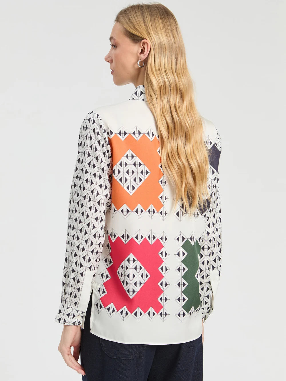 Vilagallo geometric print cotton shirt back view with orange green and navy motifs