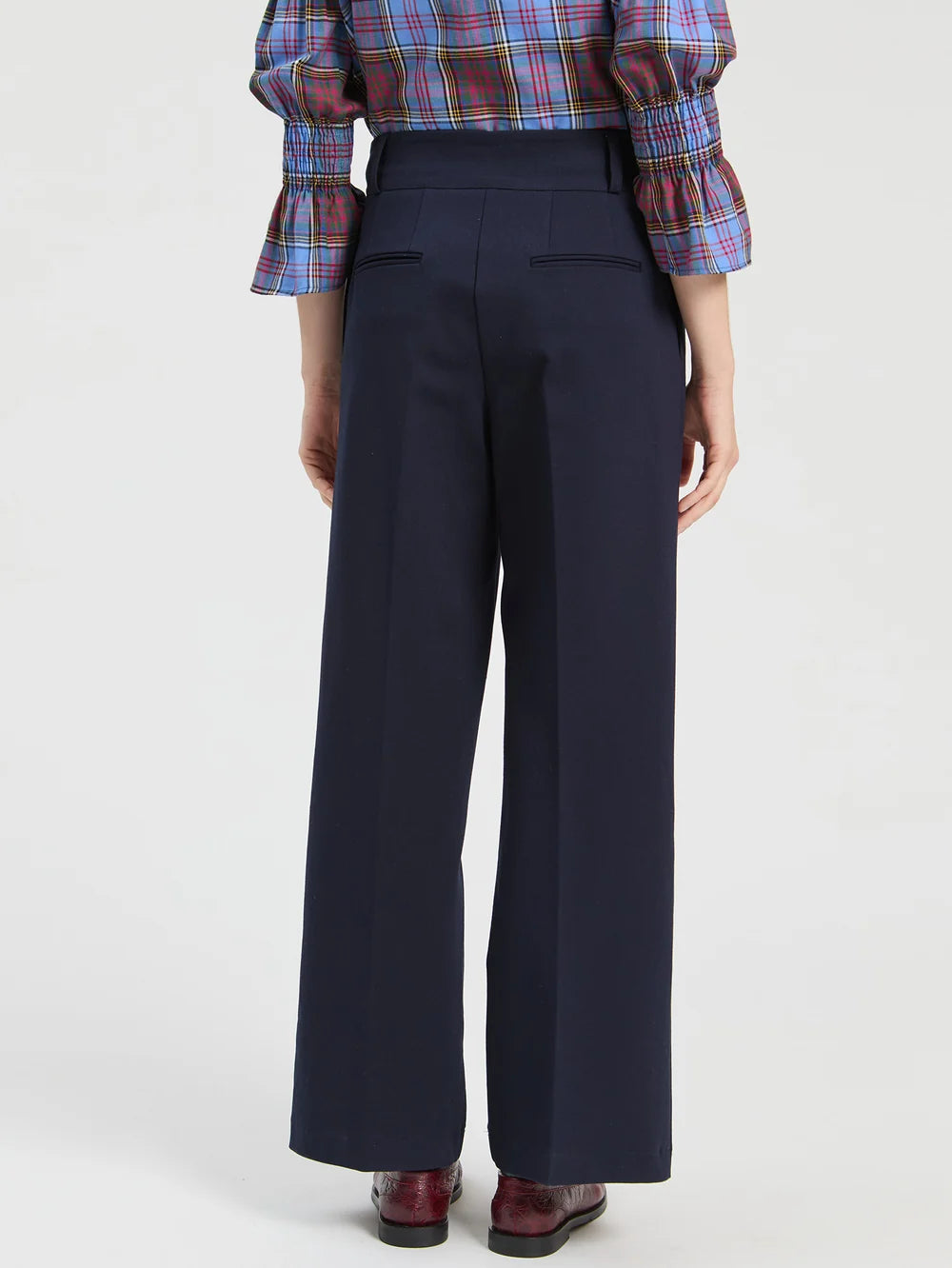 Vilagallo navy tailored trousers back view