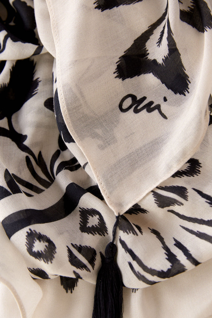 Oui Cream/Brown Ikat Print Scarf